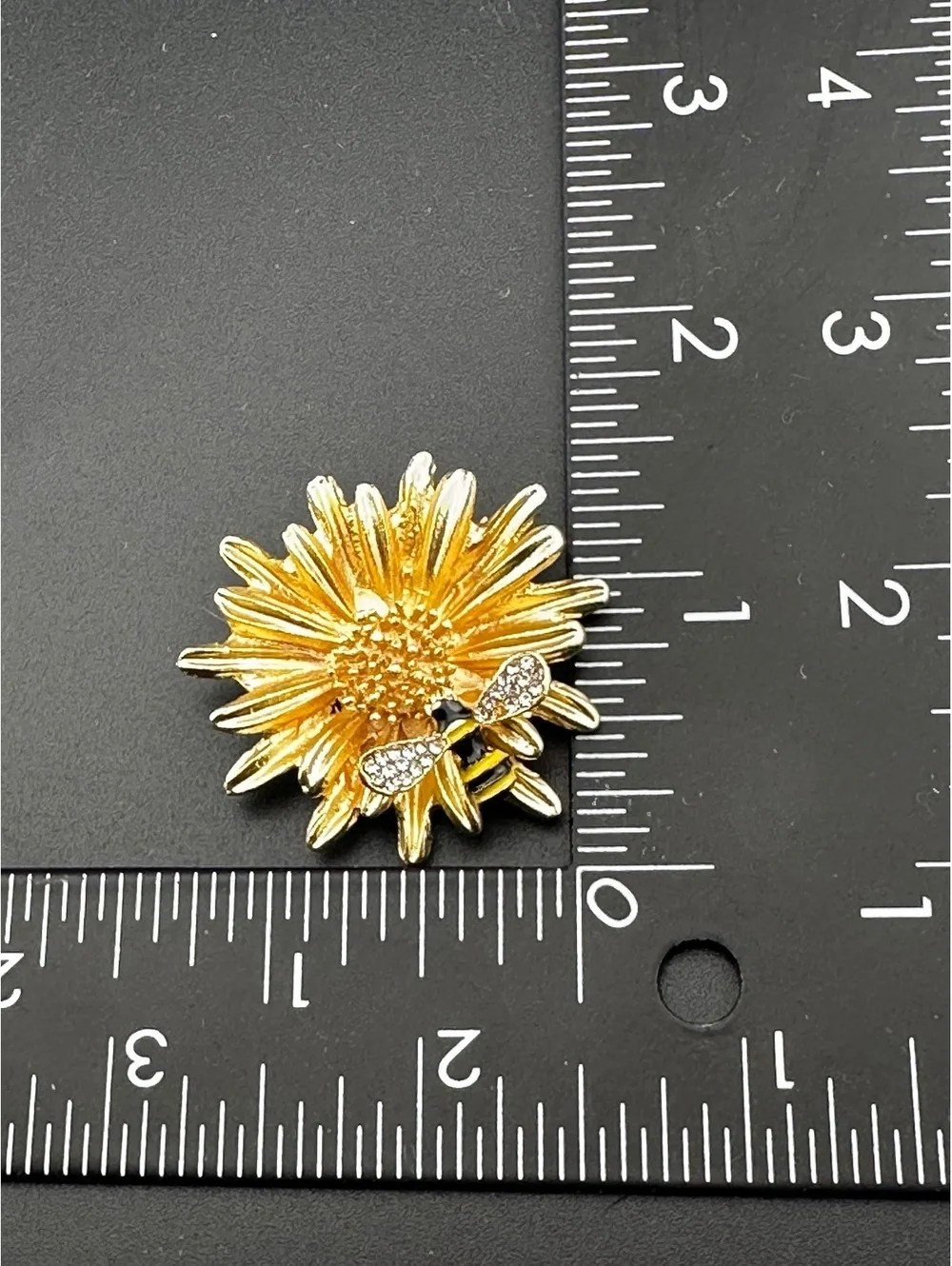 Artisanal Painted Daisy and Bee Brooch Pin